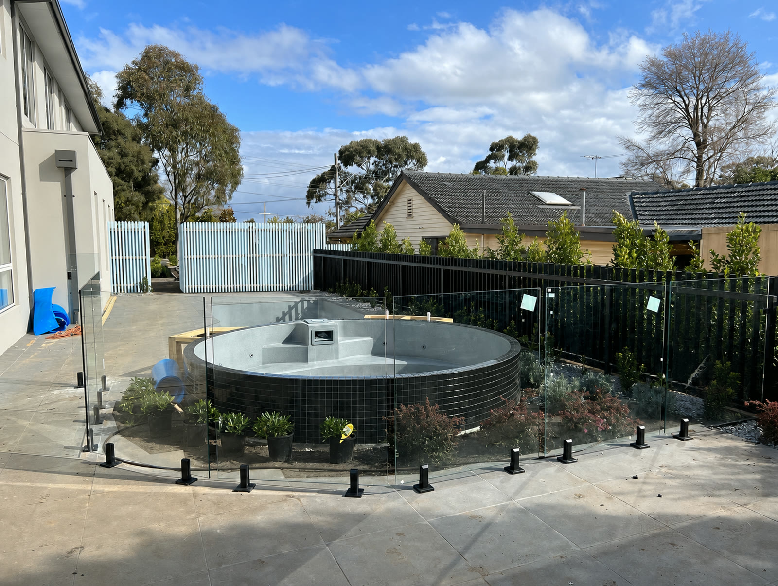 Frameless glass pool fence